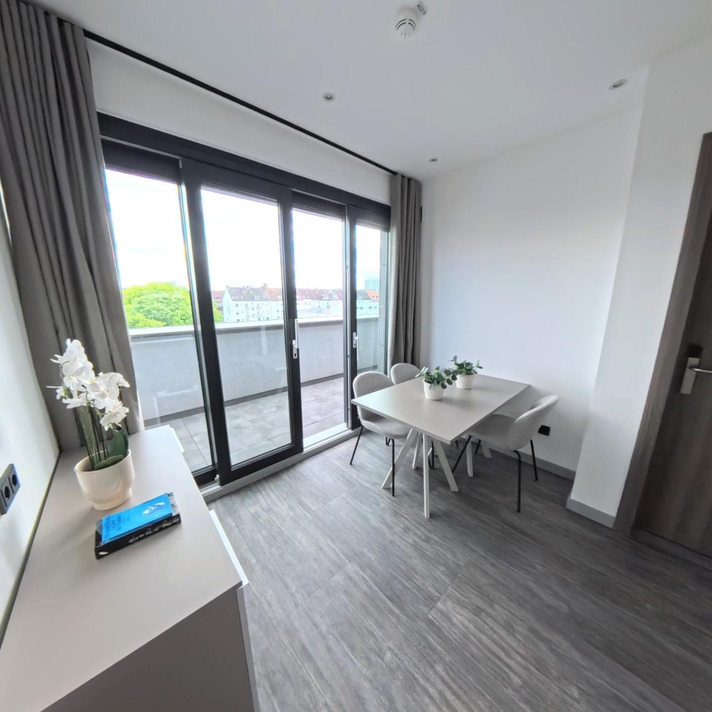 Novera Hotel *